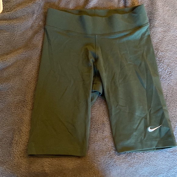 Forest Green Nike biker shorts - Picture 2 of 2
